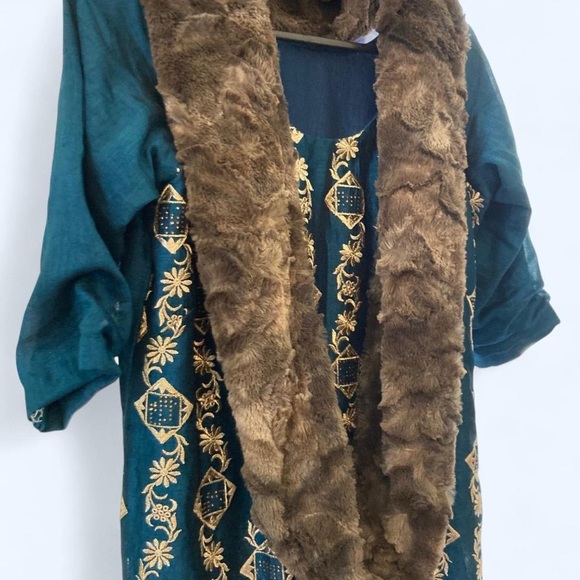 Brown Faux Fur Scarf Cejon - Picture 2 of 2